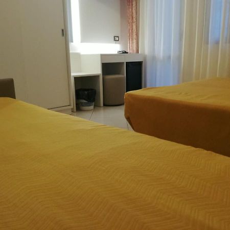 Hotel Metropol Sottomarina Luaran gambar