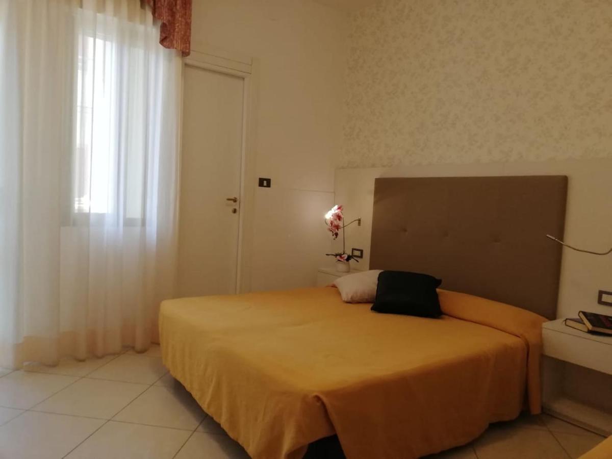 Hotel Metropol Sottomarina Luaran gambar