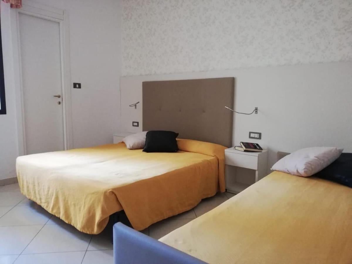 Hotel Metropol Sottomarina Luaran gambar
