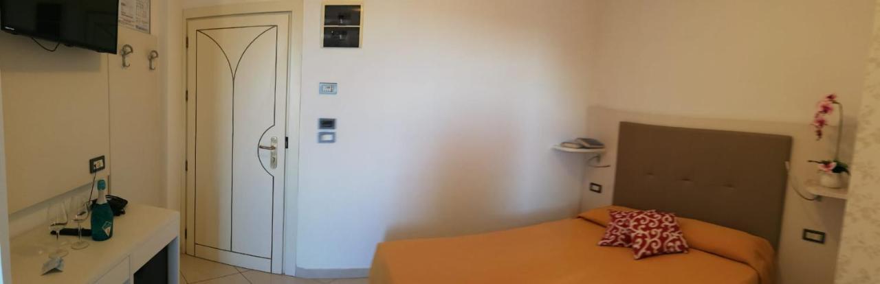 Hotel Metropol Sottomarina Luaran gambar
