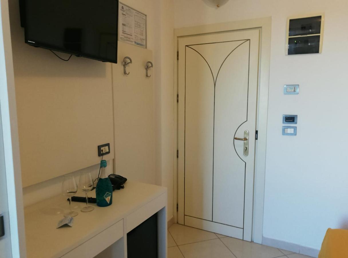 Hotel Metropol Sottomarina Luaran gambar
