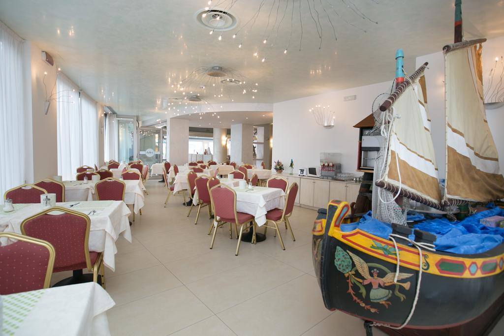 Hotel Metropol Sottomarina Luaran gambar