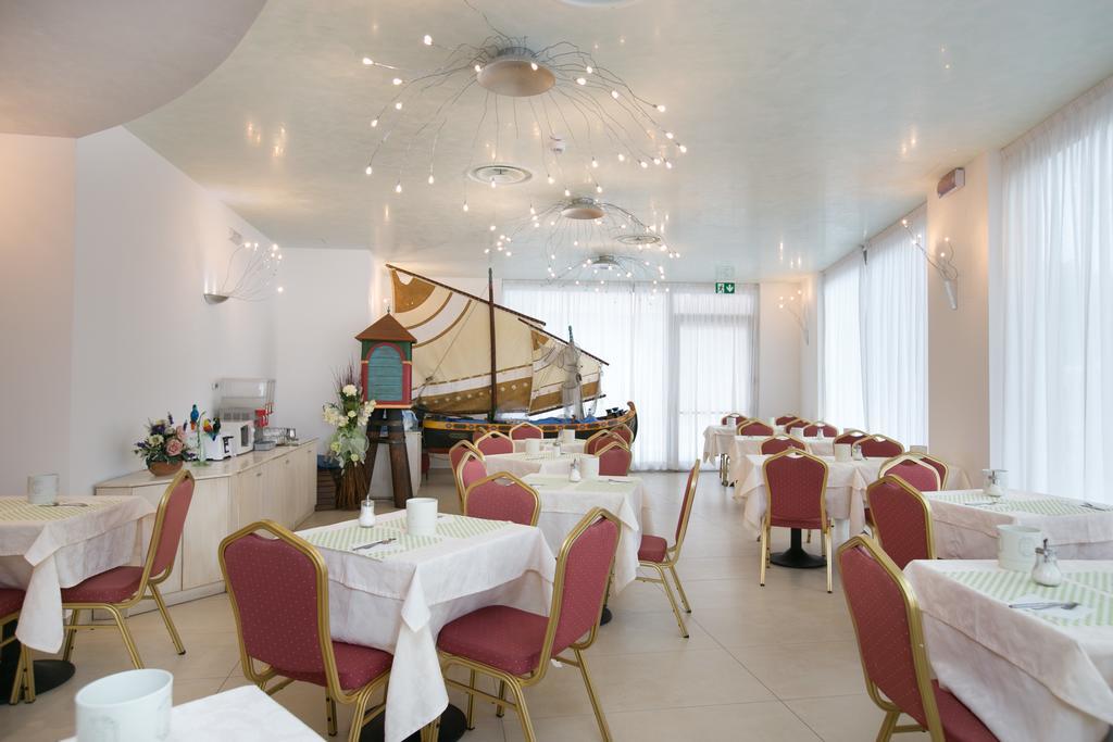 Hotel Metropol Sottomarina Luaran gambar