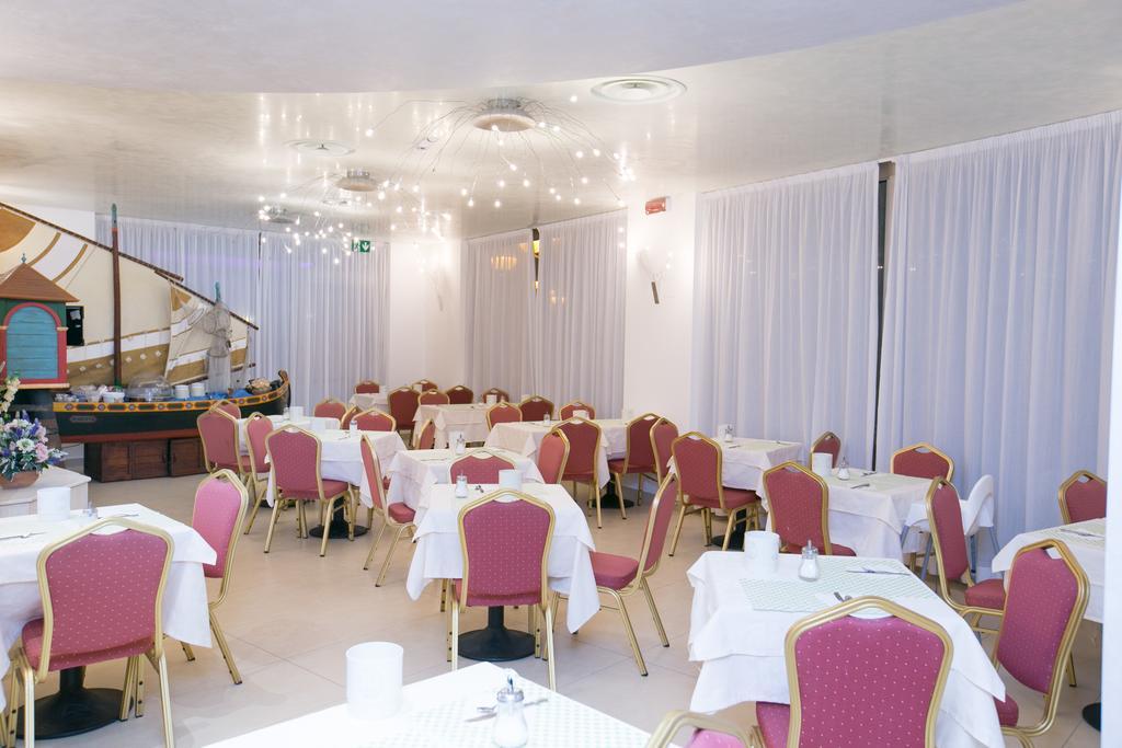 Hotel Metropol Sottomarina Luaran gambar