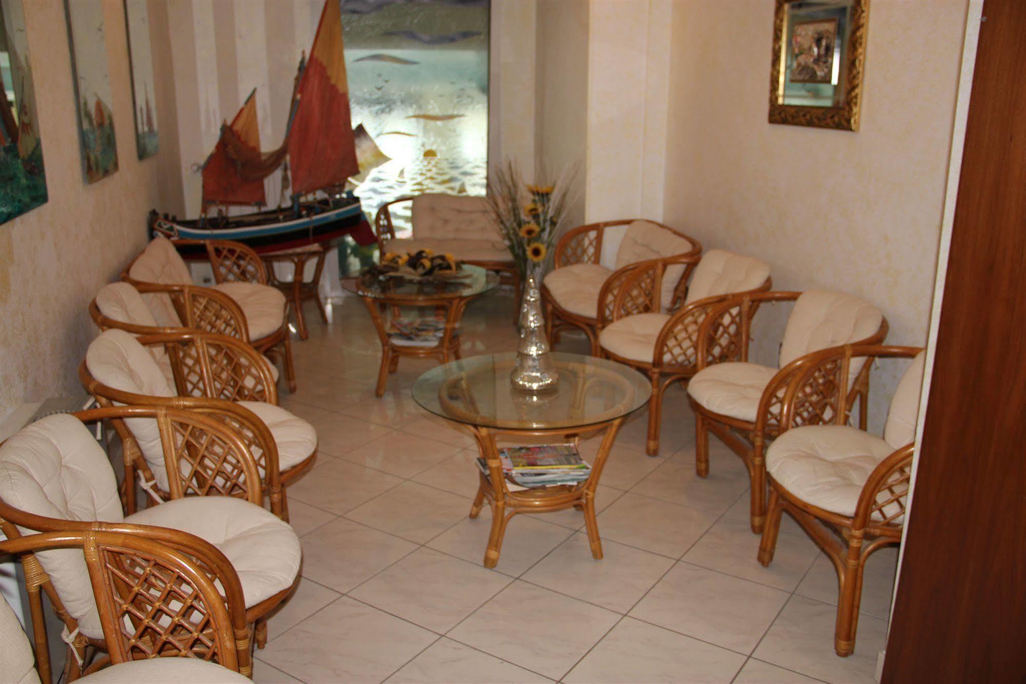 Hotel Metropol Sottomarina Luaran gambar