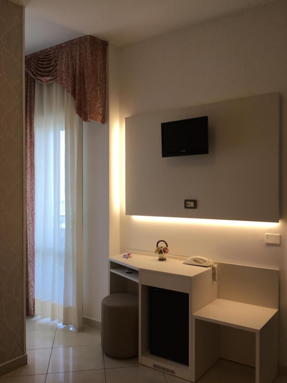 Hotel Metropol Sottomarina Luaran gambar