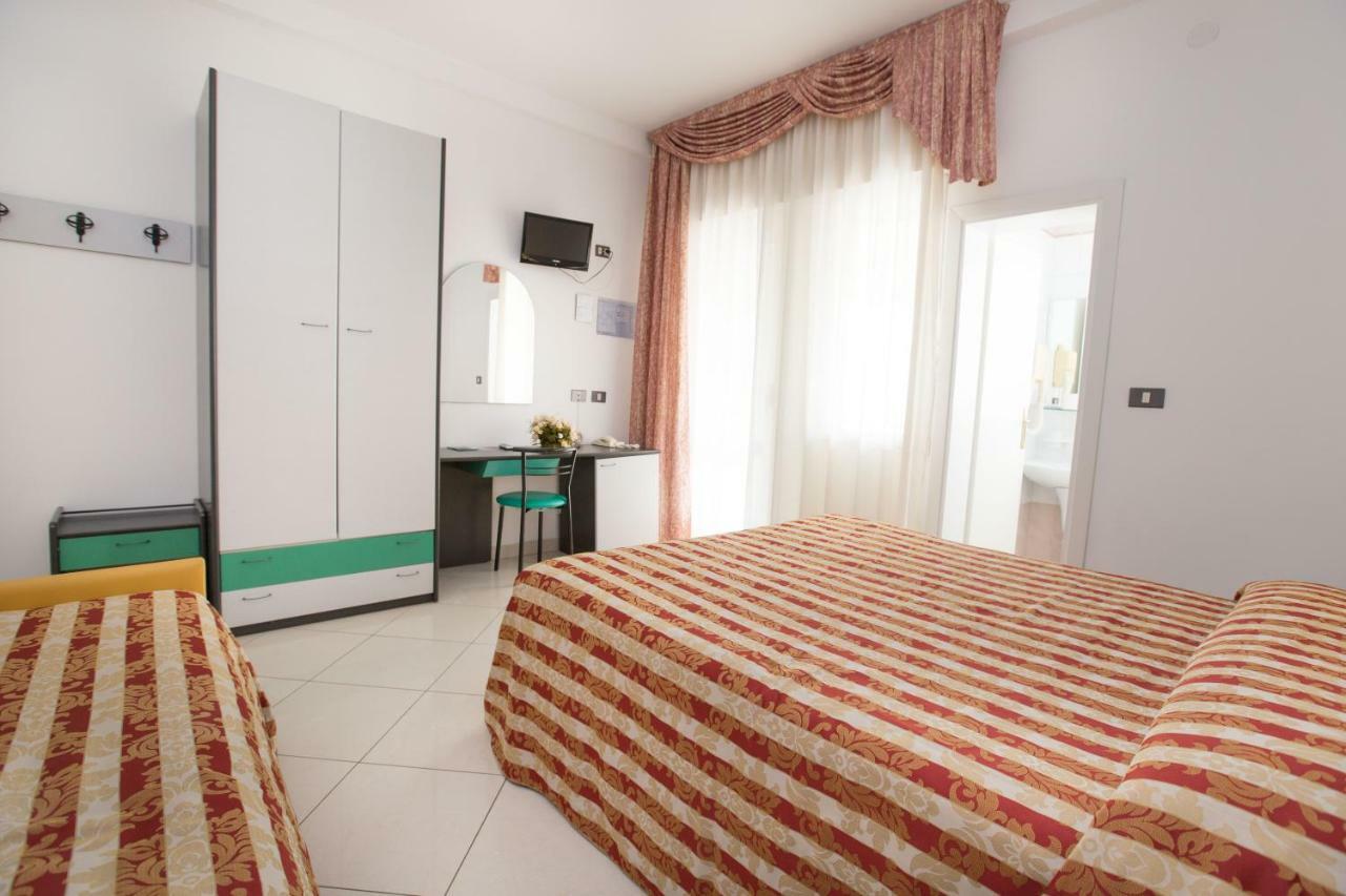 Hotel Metropol Sottomarina Luaran gambar